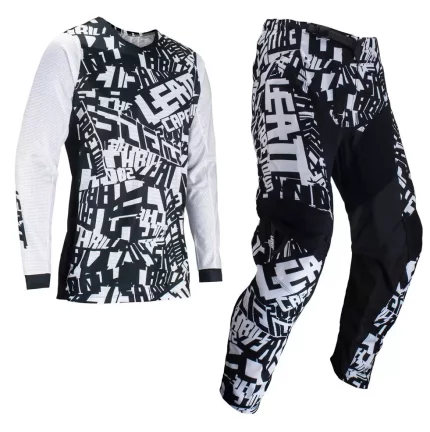 maglia e pantalone moto